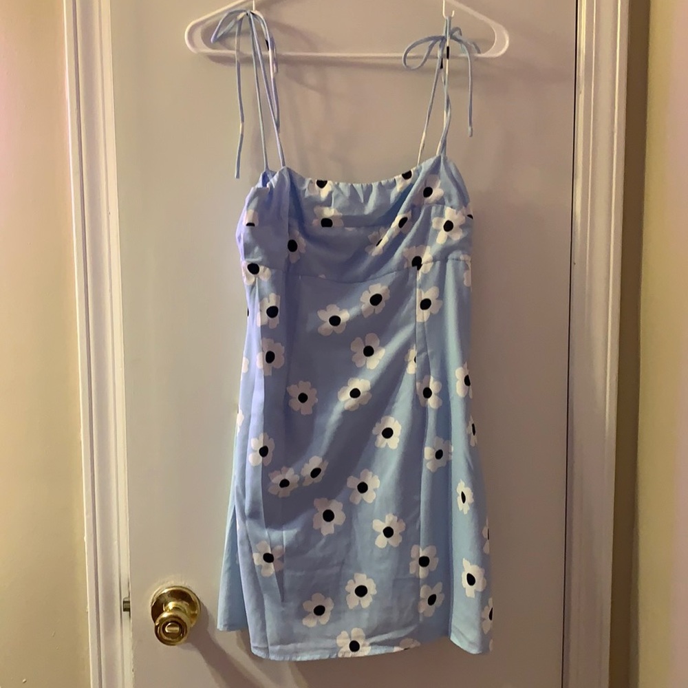 Princess Polly Light Blue Flower Dress size US 6